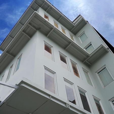 Urooms Senayan Yakarta Exterior foto