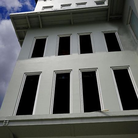 Urooms Senayan Yakarta Exterior foto