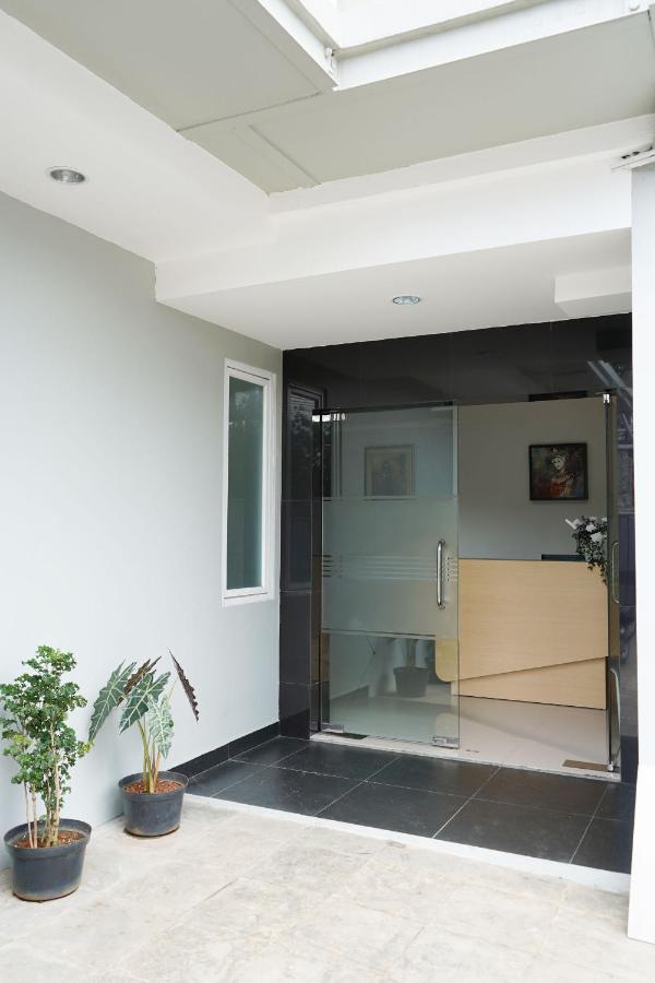 Urooms Senayan Yakarta Exterior foto