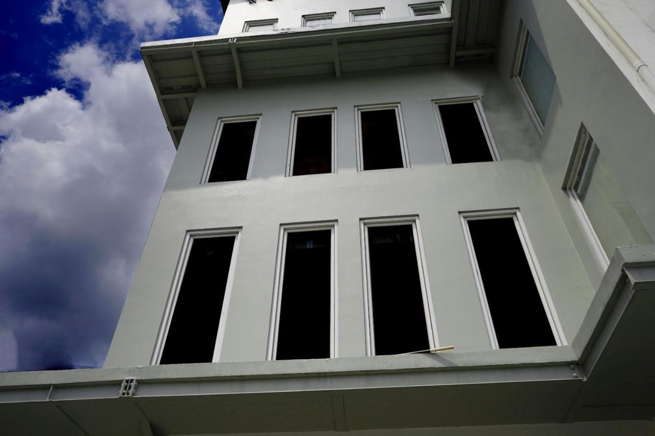 Urooms Senayan Yakarta Exterior foto